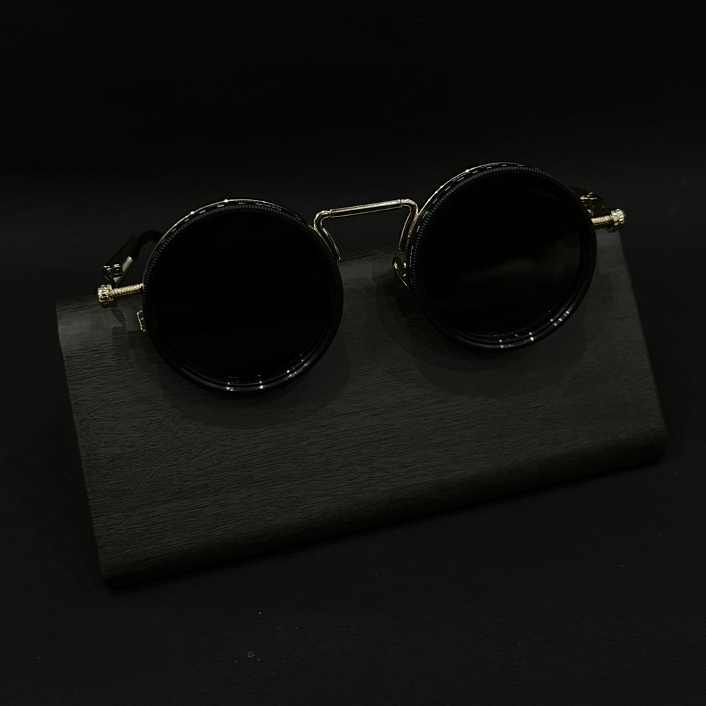 Cosmoir Shadowcore with Adjustable Tint (Gold)