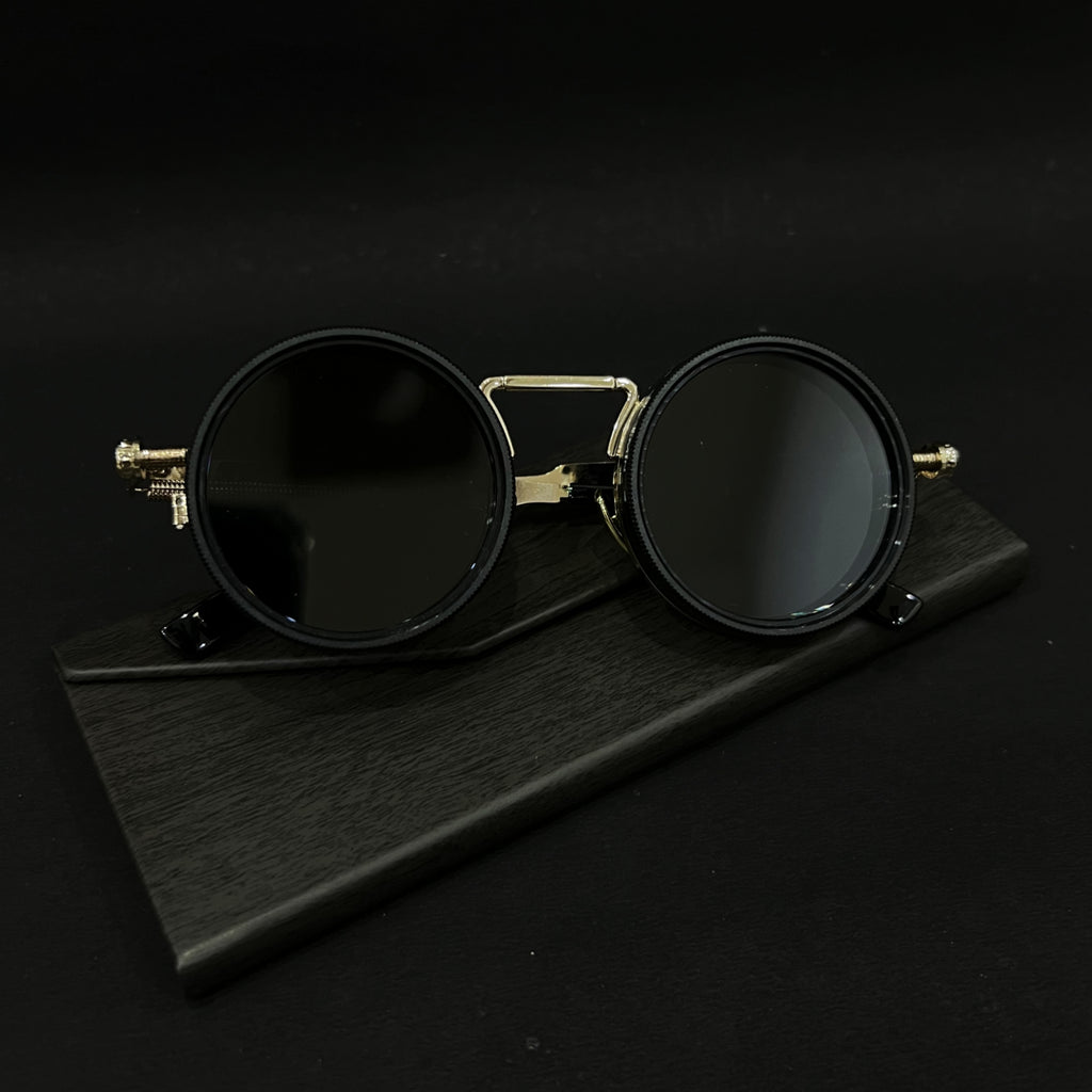 Cosmoir Shadowcore with Adjustable Tint (Gold)