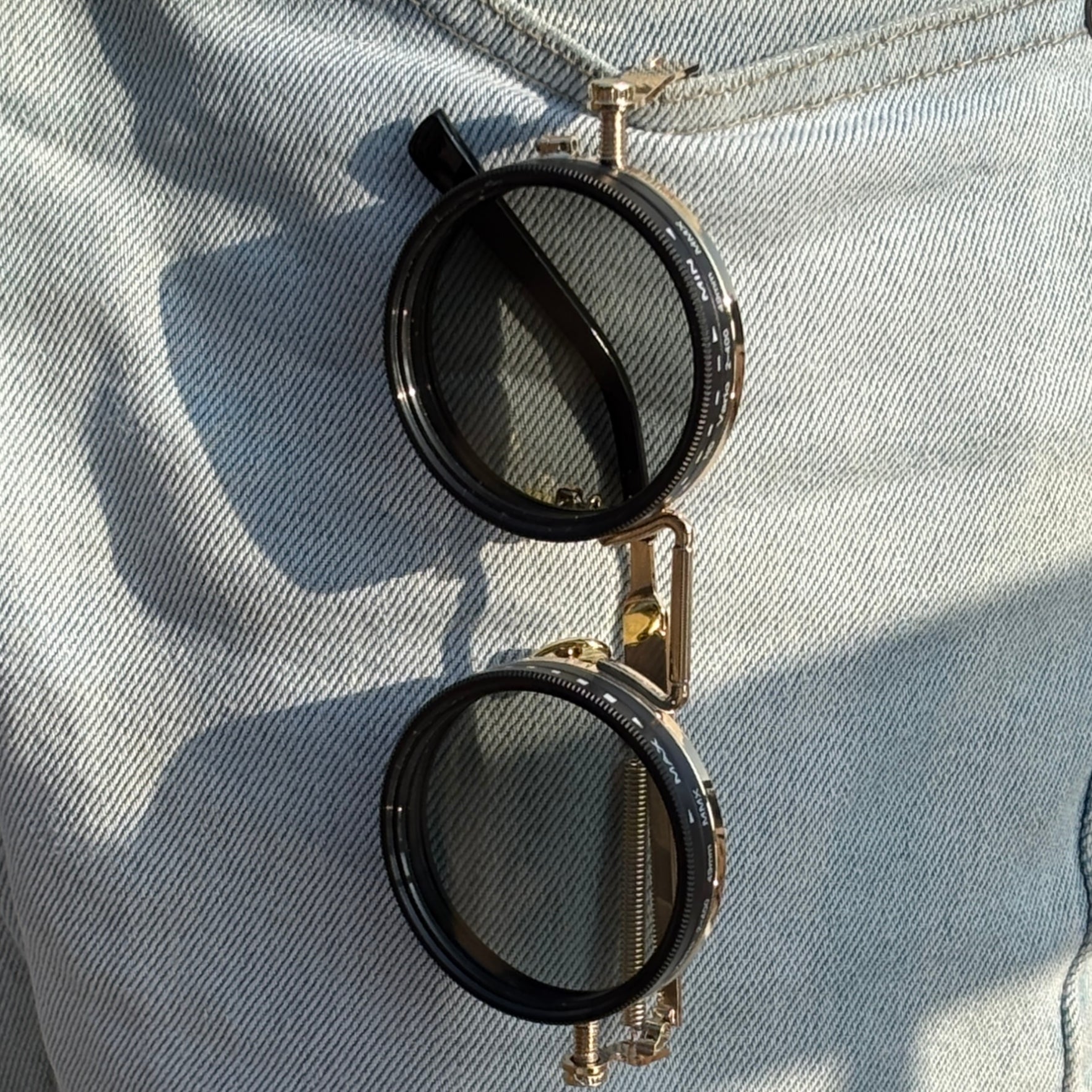 Cosmoir Shadowcore with Adjustable Tint (Gold)