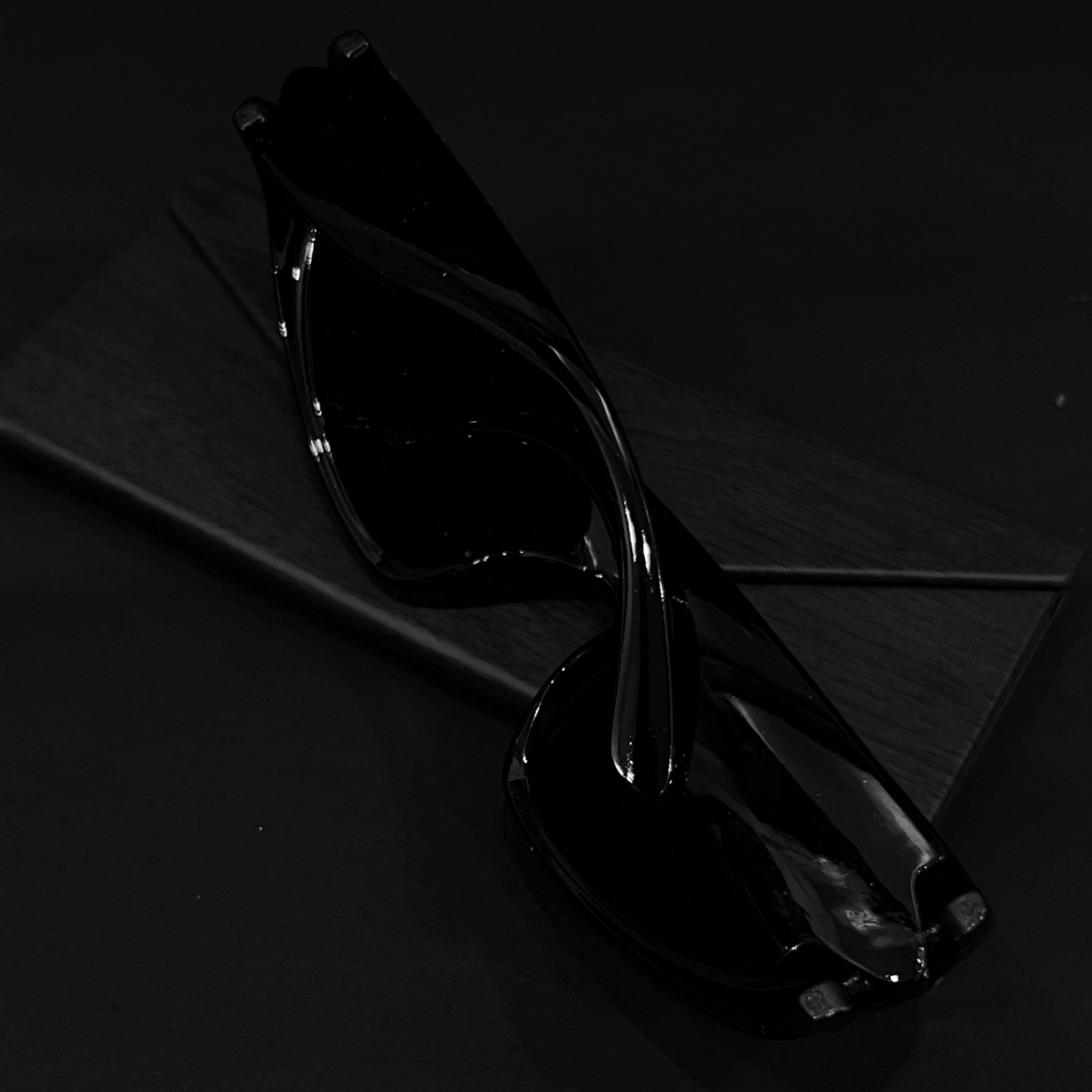 Cosmoir Y2K Reign (Black)