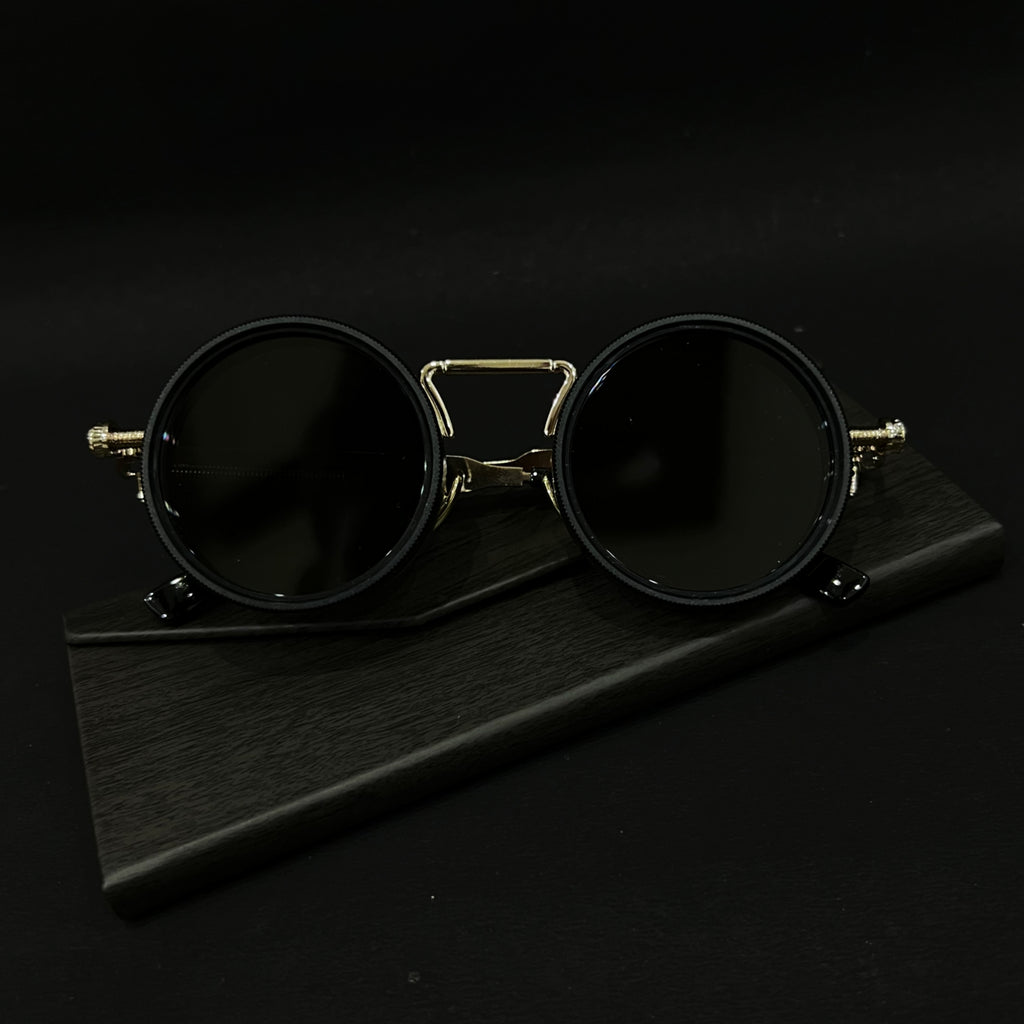 Cosmoir Shadowcore with Adjustable Tint (Gold)